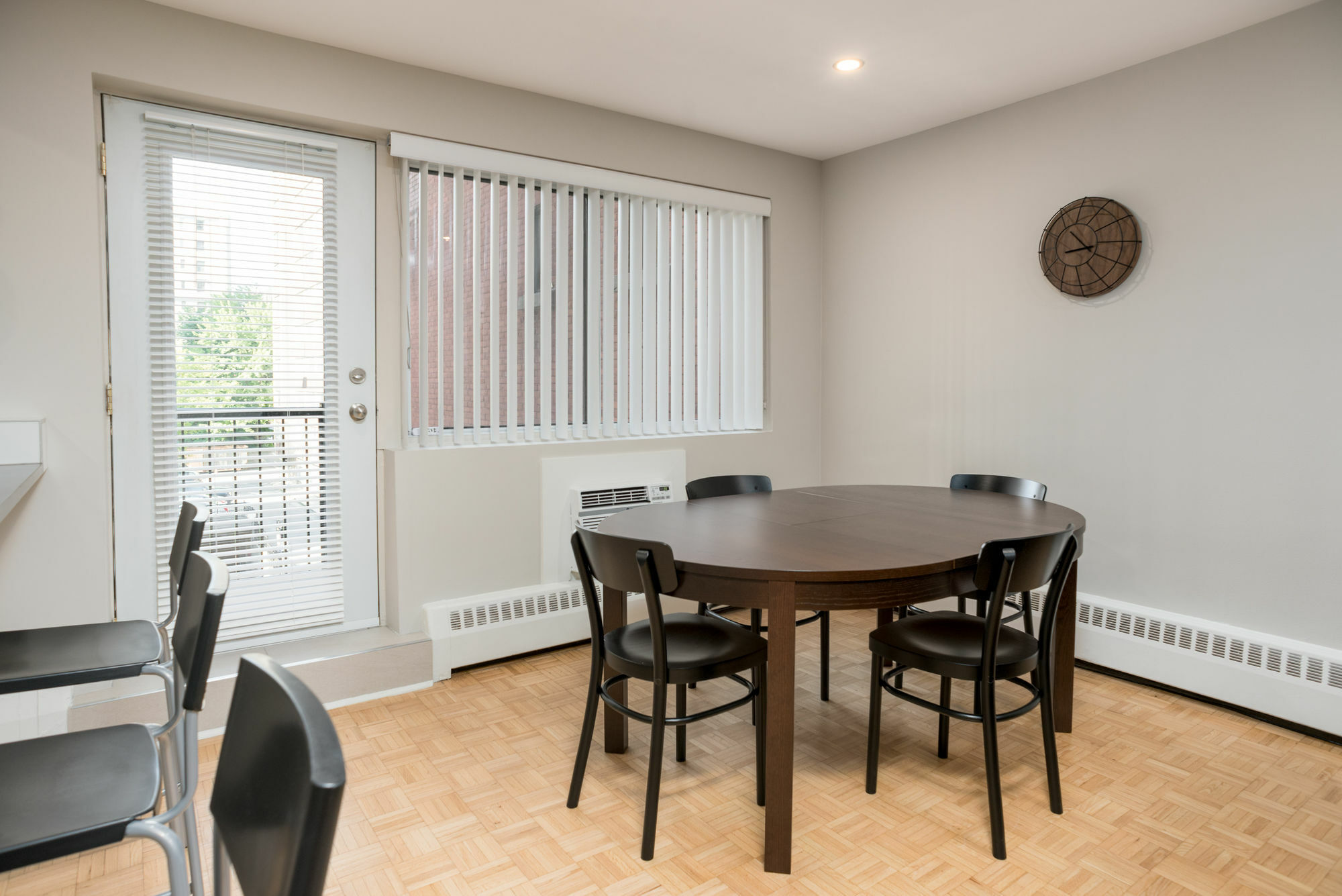 Hip 2Br In Downtown Mtl By Sonder Apartment Montreal Exterior photo